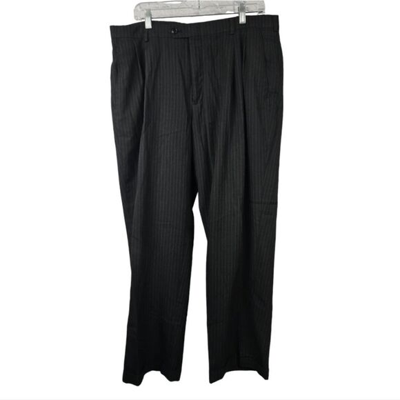 Haggar Men's 38x29 Black Pinstripe Classic Pleated Front Dress Pant Cuff No Iron - Picture 2 of 14